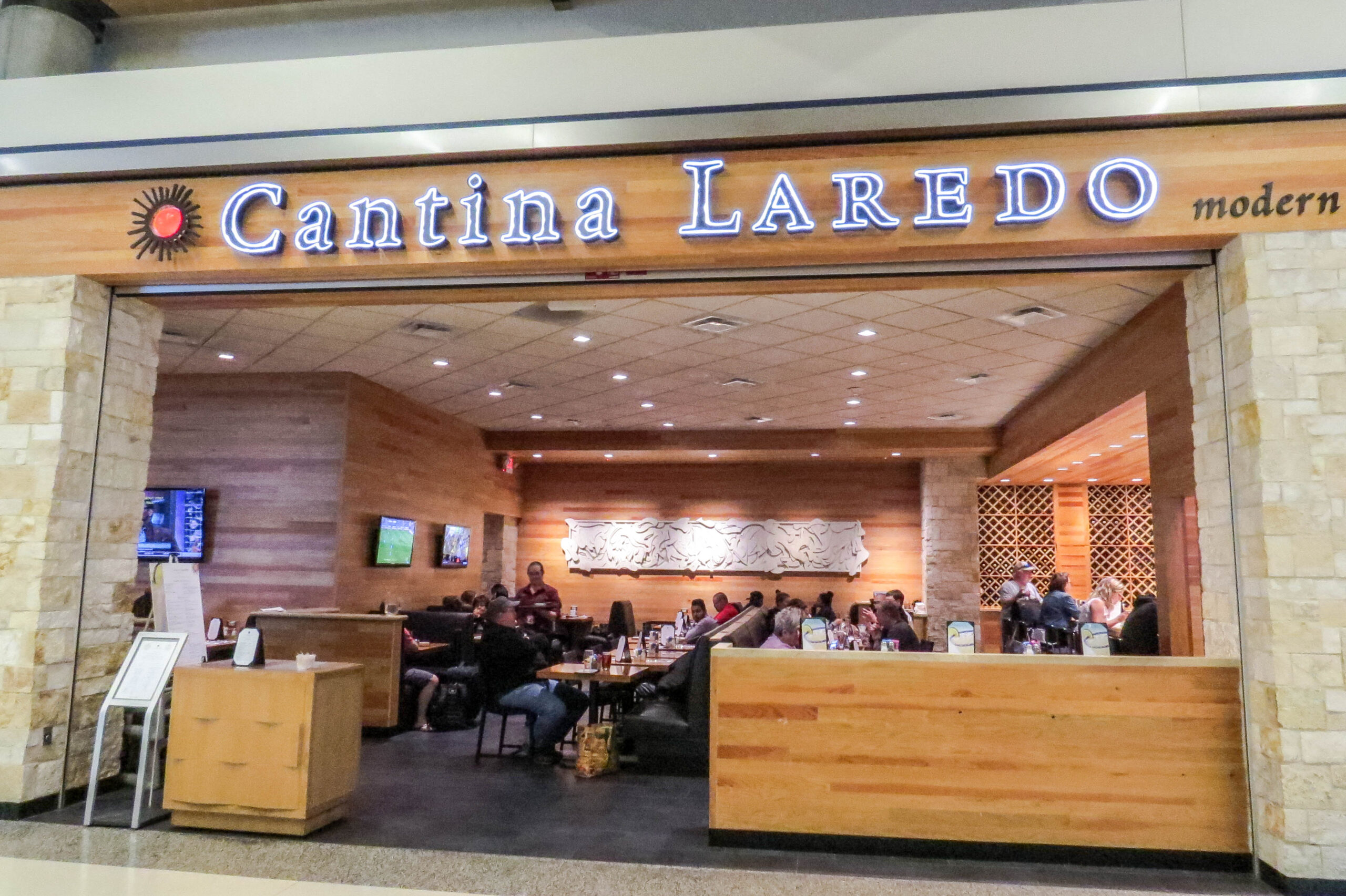 Healthy Eats at Dallas Love Airport | Passport to Friday | Luxury